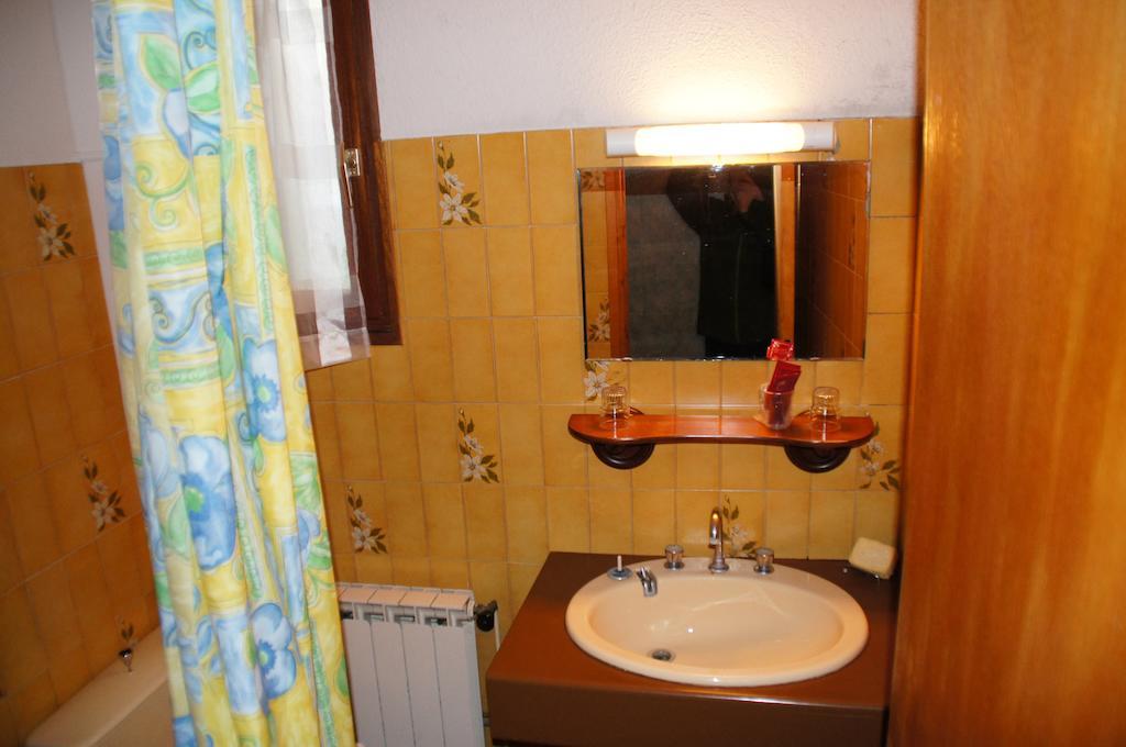Le Relais Des Vaudois Hotel Freissinieres Habitación foto